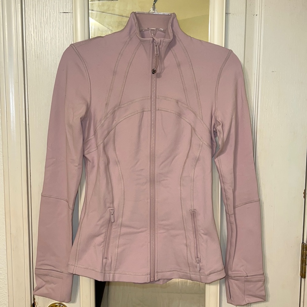 Lululemon Define Jacket. Size 4. Luon material. ✨✨